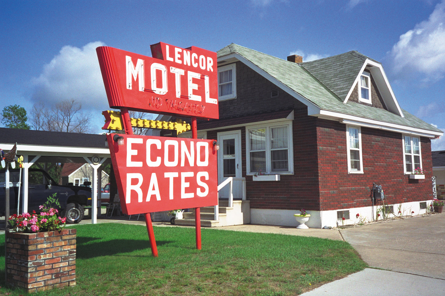 Lencor Motel Magnet