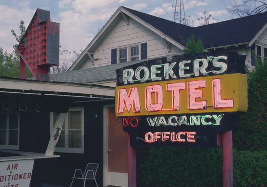 Roeker's Motel Magnet